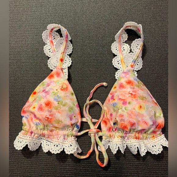 Strawberry Milk Mob Miss Dolly Bikini Top Size Medium Floral Lace - Picture 1 of 3